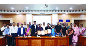 Bajaj Auto Foundation, VIT Sign MoU to Launch BEST Centre for E-Mobility Training
