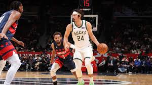 Jaime Jaquez suma 22 puntos en su debut de temporada con Bucks