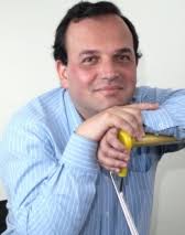 Camilo Herrera. Presidente de RADDAR CONSUMER KNOWLEGE GROUP, autor de metodologías como Consumetrics, Pocketsharing y Prosumering. - Camilo%2520Herrera%2520(Web)