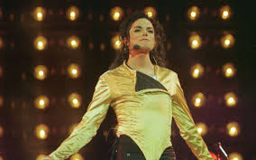 Família que convivia com Michael Jackson acusa cantor de abuso sexual; entenda caso