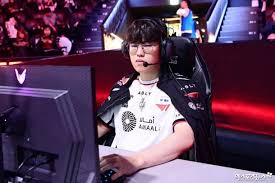 T1, 농심 레드포스 2:0 완파…파죽의 4연승 질주 [LCK]