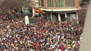 Peñarroja acude a su cita con la primera 'mascletà' con un espectáculo lleno de ritmo para que 