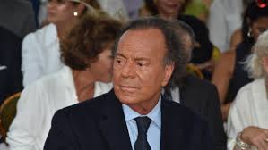 Igualdad exige que se investiguen las acusaciones de agresión sexual contra Julio Iglesias