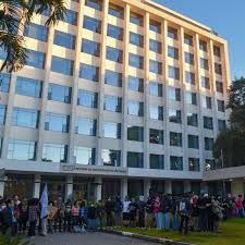 Em greve, estudantes da USP bloqueiam reitoria com cordão humano e cobram retomada de negociações