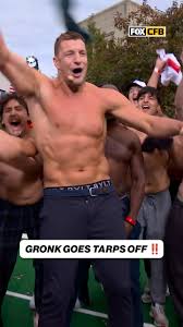 College Football Stars Join 'Shirts Off' Trend