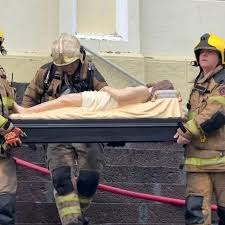 'Milagre de Deus': Imagem de Cristo resiste a incêndio em igreja no RS