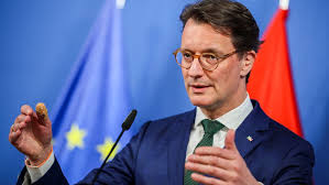 Wüst Challenges CDU Leadership on Debt Brake and Migration Policy