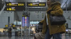 Continúa la sangría de los aeropuertos gallegos: el tráfico de pasajeros cae un 17%