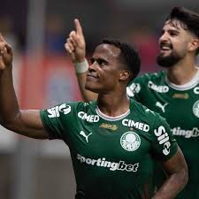 Palmeiras tem vaga no time titular contra Cruzeiro, e quem comemora é Arias