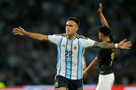 Arranca bien la era post Messi: dos cracks de la Serie A encaminan la goleada de Argentina ante Bolivia