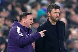 Michael Carrick enfrenta primera prueba genuina de autoridad en Man United tras mensaje enfadado