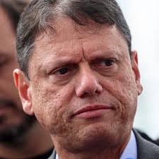 Tarcísio diz que queria ver Lula e Flávio no debate: 'Cidadão demanda'