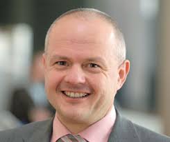 Dr. <b>Andreas Kiefer</b> ist Leiter einer öffentlichen Apotheke in Koblenz und <b>...</b> - Hussmann_035