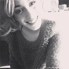 Résultat de recherche d'images pour "martina stoessel instagram"