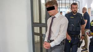 Urteil nach Gewaltattacke im ICE: Axt-Angreifer (21) bleibt in Psychiatrie