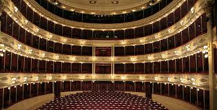 http://viajar.elperiodico.com/destinos/alrededor-del-mundo/25-teatros-magicos-alrededor-del-mundo/%28imagen%29/162073/opera-house-sidney