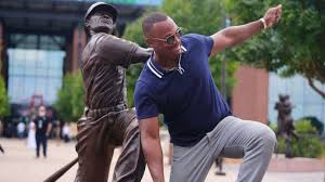 Adrian Beltré Honored with Statue by Texas Rangers