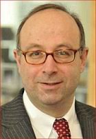Florian Weber, Vorstand der SCHNIGGE <b>Wertpapierhandelsbank AG</b>, erläutert im <b>...</b> - weber_schnigge_klein