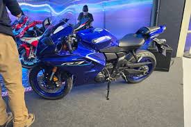 Yamaha lança Tracer 7 e nova R7 no Festival Interlagos