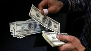نرخ دلار در آخرین روز هفته تا بالای ۹۵ هزار تومان جهش کرد