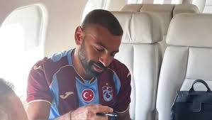 Mohamed Salah Trabzonspor formasını giydi ve taraftara seslendi! İşte o anlar - Son dakika Trabzonspor haberleri — Fotomaç