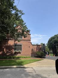 Travis Kelce and Taylor Swift Ohio lakefront mansion in Bratenahl