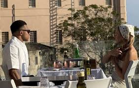 Tutto vero: Mbappé a Cagliari con l'attrice di "Elite". E in Spagna non gradiscono