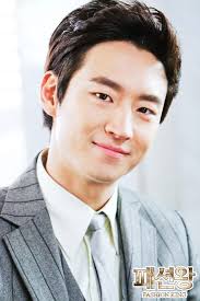 upload image - Lee-Je-Hoon-as-Jung-Jae-Hyuk-fashion-king-ED-8C-A8-EC-85-98-EC-99-95-30570153-550-825