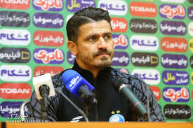 وریا غفوری: تیم بزرگ استقلال باید برای قهرمانی بجنگد