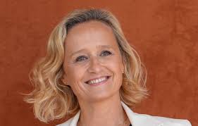 Anne-Sophie Lapix : Départ du 20 Heures et Succession Difficile sur France 2