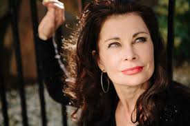 Freunde von Freunden — <b>Jane Badler</b> — Singer &amp; Actress, House, South Yarra, - Freunde-von-Freunden-Jane-Badler-170-930x620