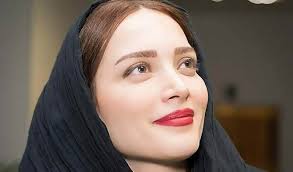 طبیعت گردی بهنوش طباطبایی با پیراهن گل گلی + عکس جدید