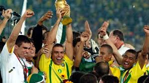 لاعب ألماني سيقص شعره على طريقة البرازيلي رونالدو في هذه الحالة