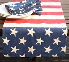 Résultat de recherche d'images pour "4th of July table runners"