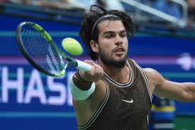 Alcaraz vence a Tommy Paul y avanza a Semifinales en Viena