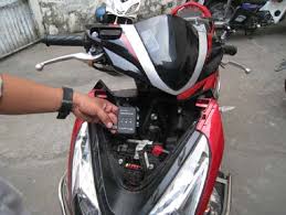 Kết quả hình ảnh cho dắt xe máy