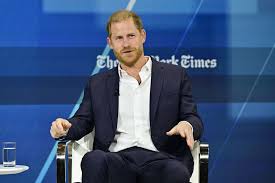 ¡Reencuentro Real! ¿Qué pasó entre el Rey Carlos y el Príncipe Harry? - Imagen principal del artículo