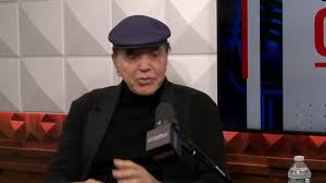 Chazz Palminteri On Turning Down $1 Million Dollars To Create "A Bronx Tale" His Way