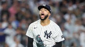 Devin Williams Receives Standing Ovation After Postseason Performance