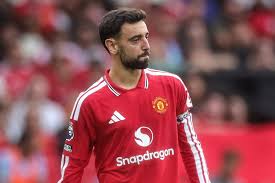 Man Utd's Fernandes dropped by Carrick after Como outburst