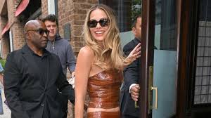 Margot Robbie Retro Fashion Premiere