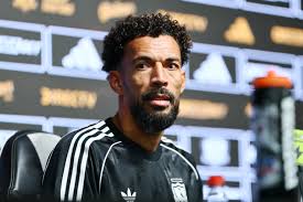 Vozinha é apresentado pelo Colo-Colo: "Pressão é estar doente ou não ter o que comer"