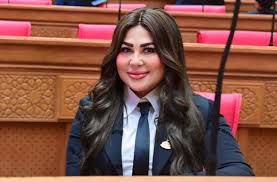قبل زيادة أيام الدراسة.. ولاء الصبان تضع الحكومة أمام 5 أسئلة عن المعلمين وكثافات الفصول والمناهج