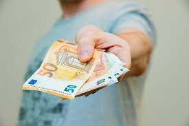 мінімальна заробітна плата