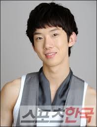 Jo Kwon should know not to pick fights with broadcasters, but speculations have risen that MBC is angry at the charismatic 2AM member. - jokwon_20100203