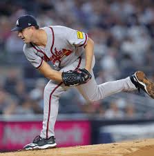 Braves’ 8-game win streak snapped behind late collapse, spoiling Tyler Mahle’s debut