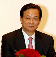 Selama berada di Kamboja, dari 17- 20 November, PM Nguyen Tan Dung akan menghadiri KTT ASEAN ke-21 dan semua Konferensi yang bersangkutan yalah KTT ASEAN+3. - ntd-tan-dung