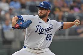 Cameron outduels Kremer for a Royals win