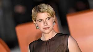 Jessie Buckley Dazzles in Gothic Premiere Look for 'The Bride!'