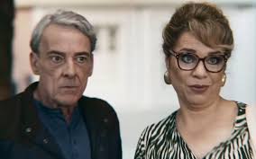 Antes de Arthur morrer, Pilar e Ulisses têm atitude suspeita em Quem Ama Cuida